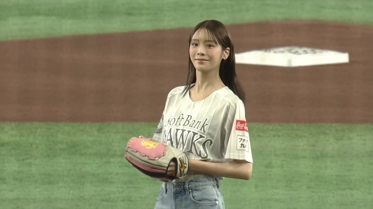 女優業などで活躍中の貴島明日香さんが始球式に登板しました✨ 👇スマホ・テレビで試合観戦！