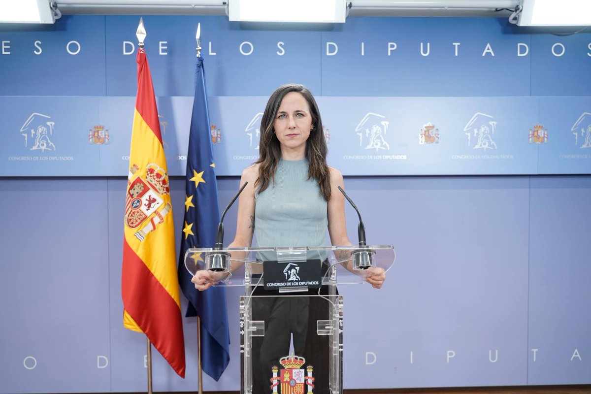 79 días de huelga de las educadoras infantiles han conseguido una propuesta histórica: reducir a la mitad las ratios. Exigimos al Gobierno el Real Decreto ya y que no juegue con las expectativas de las trabajadoras. Que se incluya lo que se ha ganado en la calle. 🎥 Ione Belarra