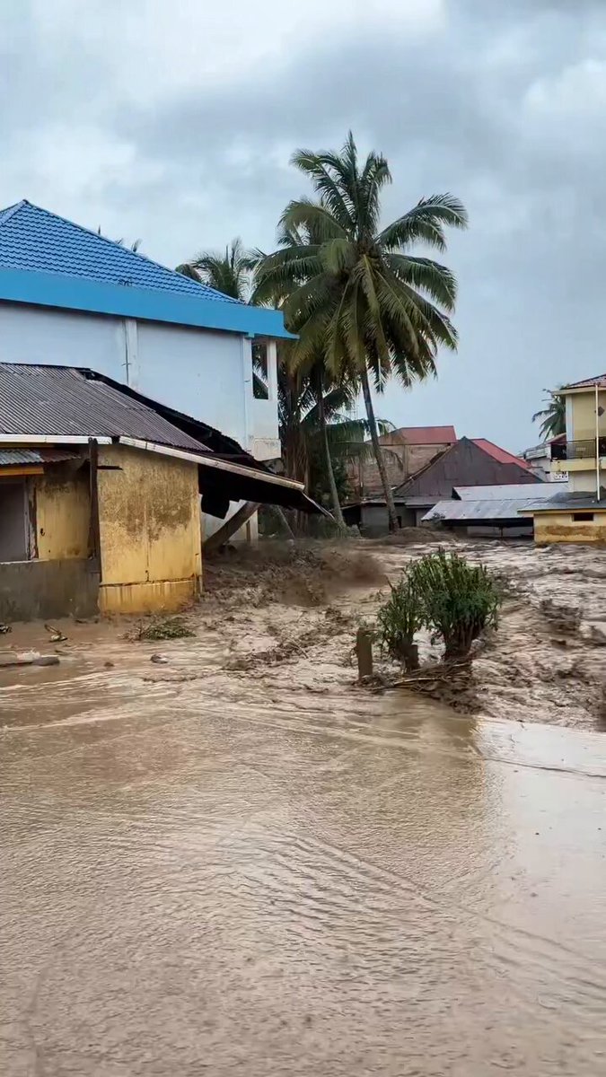 🌊🏘️💀 The Flood That Left Everyone Shocked 😱⚠️ The heavy rain continued… the water levels changed, and the situation quickly became overwhelming.
