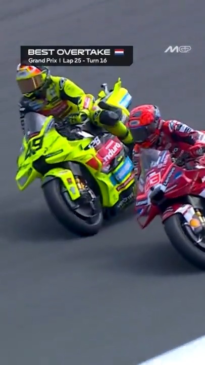 Right at the limit 🔥 @fabiodiggia49's second move on Marc Márquez sealed the Best Overtake vote 👏 #DutchGP 🇳🇱