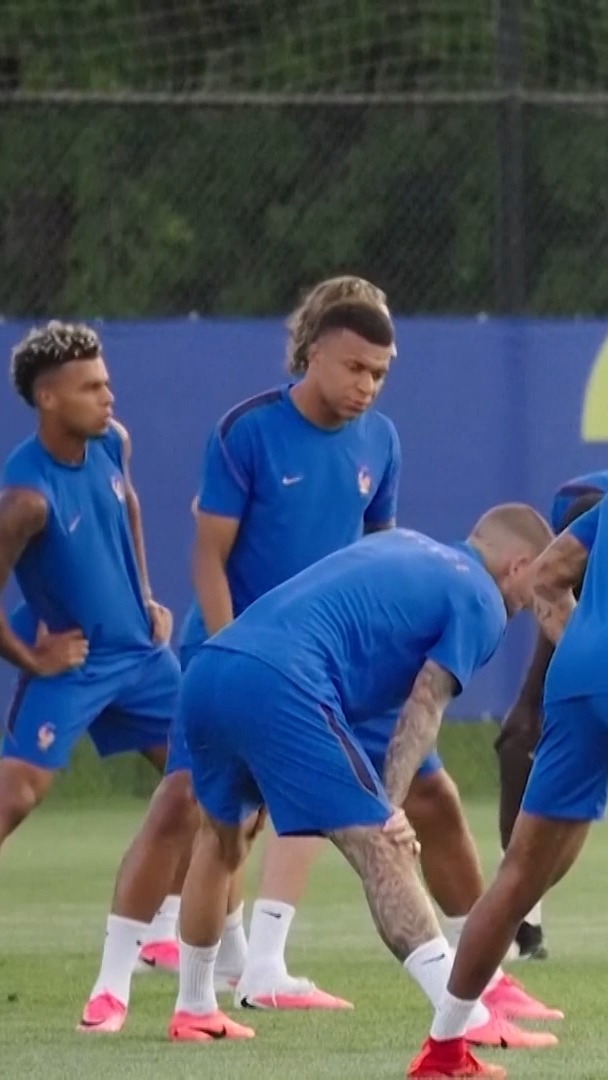Mbappe's toughest training opponent yet? 🪰😅