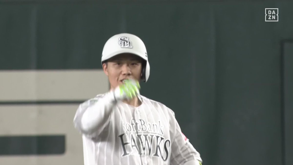塁上でガッツポーズ うまくすくい上げた 海野隆司 2点タイムリー2ベース ⚾️ソフトバンク×西武 #sbhawks #だったらDAZN