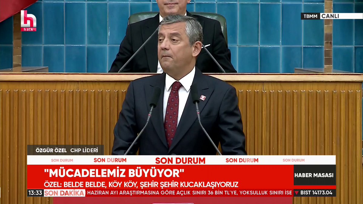 #CANLI CHP lideri Özgür Özel grup kürsüsünde: "Bazen bir bankta, bir traktör kasasında, bazen de bir kahve sandalyesinin üstündeyiz ama milletin gönlündeyiz"