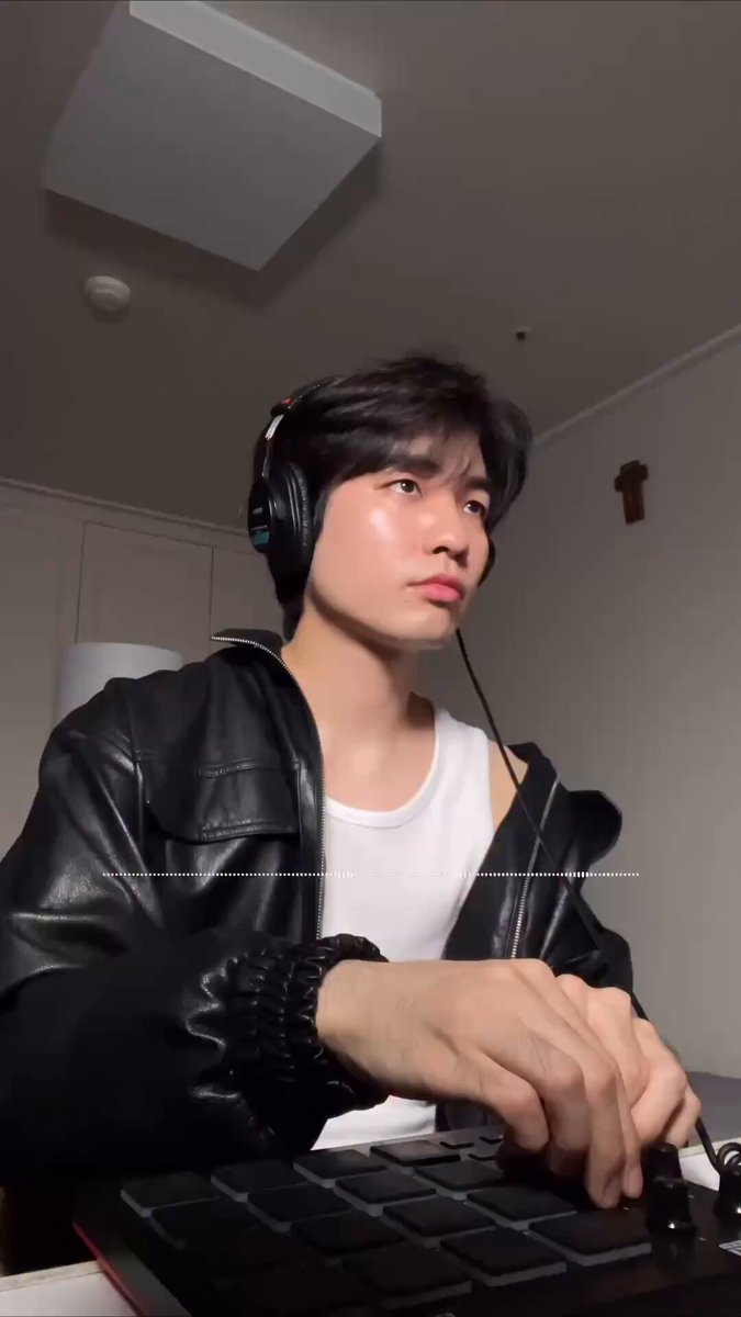 요게 뛰어x두유댄 원본!! 인트로부터가 개애ㅐ신남