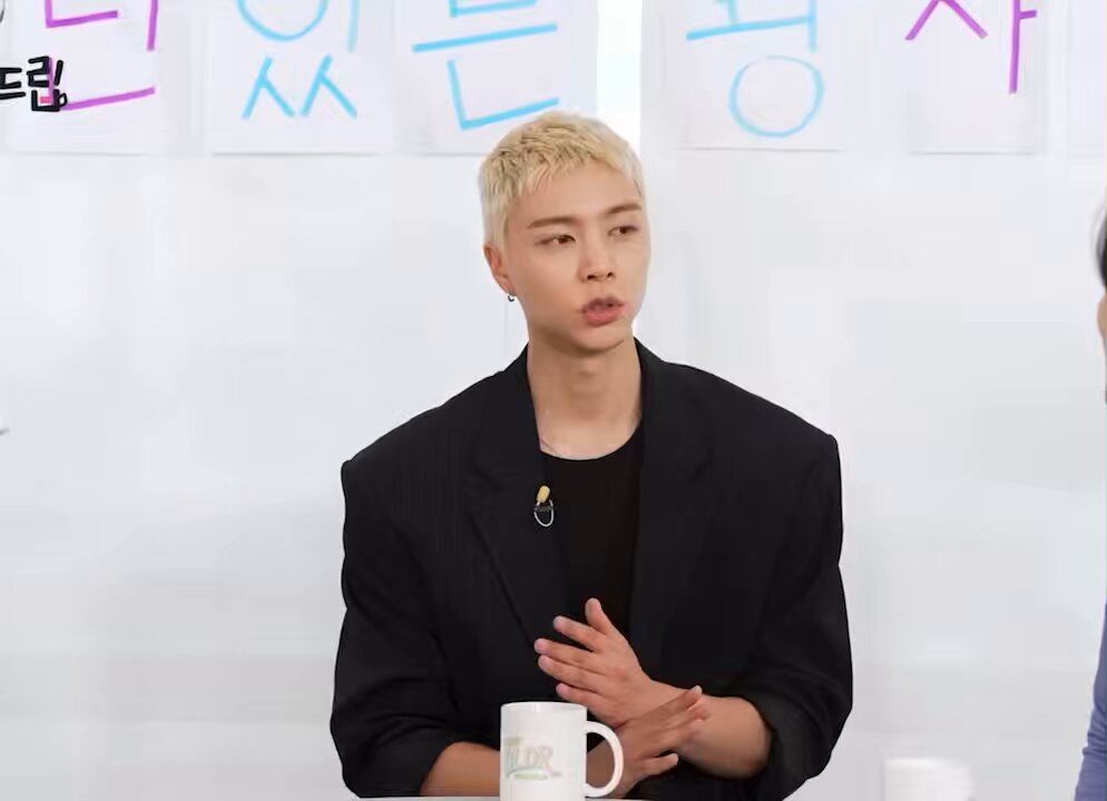 dawn revealed he saves unknown contacts, while johnny shared that unless he reaches out first, people can't even find his kakaotalk 🤣 🐱: i've actually made it so people can't find me! so unless i msg someone first, they can't find my kkt