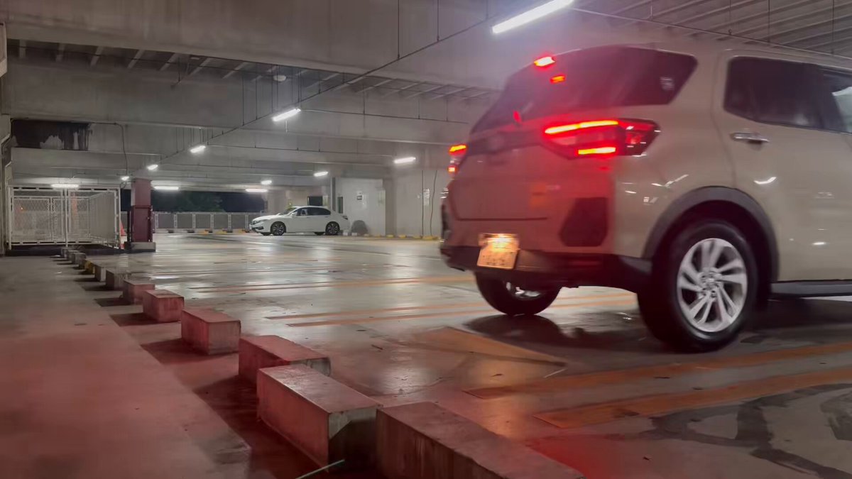 e-SMART HYBRID エンジンかかると音うるさいわ