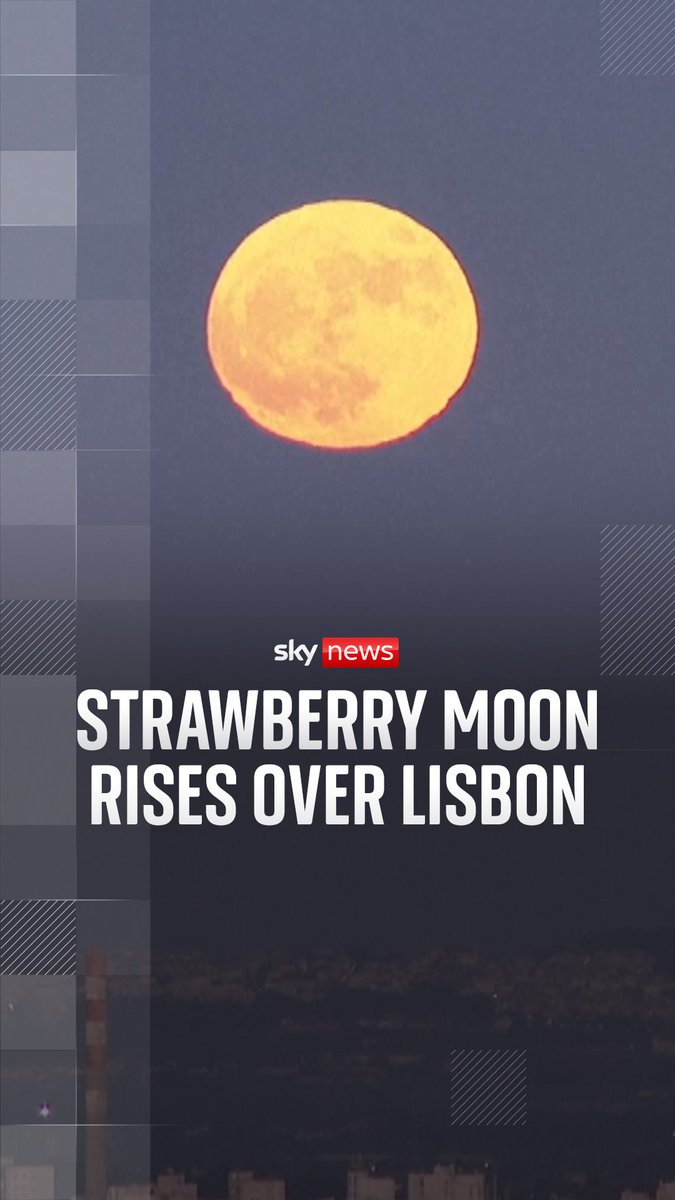 The Portuguese sky was lit up by the strawberry moon as it rose over the River Tagus. Tourists and locals snapped photos with the beautiful moon as a backdrop. 🔗