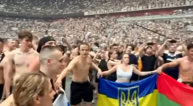 «Молодые люди с флагами воюющих между собой государств — прежде всего, российскими и украинскими — стоят во время войны рядом» Продюсер Александр Роднянский — о кадрах с концертов Макса Коржа: «Я был потрясён. Я никогда до этого не слышал эту музыку. И решил разобраться. Итак. Феномен Макса Коржа состоит в том, что он оказался одним из немногих артистов постсоветского пространства, чья аудитория сформировалась до войны и строилась не вокруг национальной идентичности, а вокруг общего поколения и общего жизненного опыта. Он поет о личном, а не о политическом. Его главные темы — взросление, дружба, любовь, свобода, поиск себя, ностальгия по юности. Для него успех — не богатство, а возможность жить по своим правилам. [...] Он верит в дружбу, любовь, мечту, свободу. Его герои — люди, которые хотят “вырваться”. Поэтому его аудитория воспринимает его музыку как историю собственной жизни. Корж обращается к идентичности, которая существовала до политического раскола. Его песни продолжают объединять людей...» Читать полностью