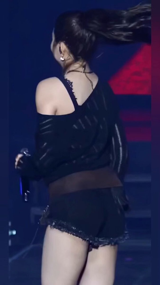 the ponytail girl 😍