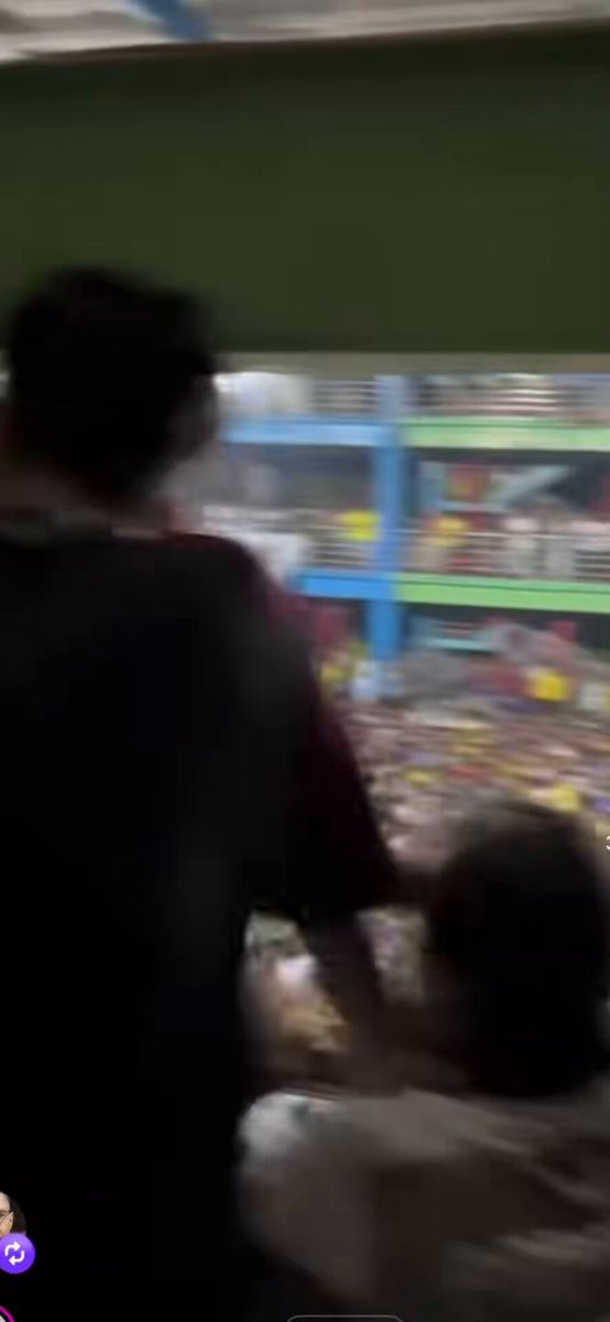 Excelentíssimo senhor presidente Samir Xaud, a Seleção Brasileira tem a obrigação moral de realizar um amistoso em Bangladesh. O que aquele povo tem feito nesta Copa, torcendo, se mobilizando e demonstrando carinho pelo Brasil, não é brincadeira. É uma demonstração gigante de paixão pelo futebol brasileiro e merece ser reconhecida pela CBF.