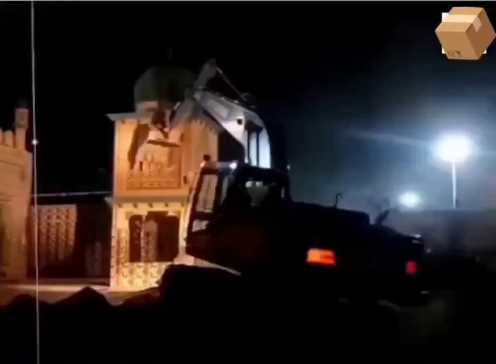 🔸Dargah at Kutch Gujarat बोला ना This is now an Olympic sport between states इसपा गाना लगाना है तो बोलो? 😎