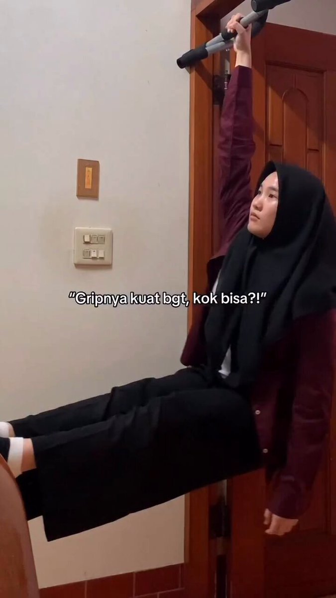 wkwkwk lewat di IG ku 😭😭 lansia gemeter melihat ini source:
