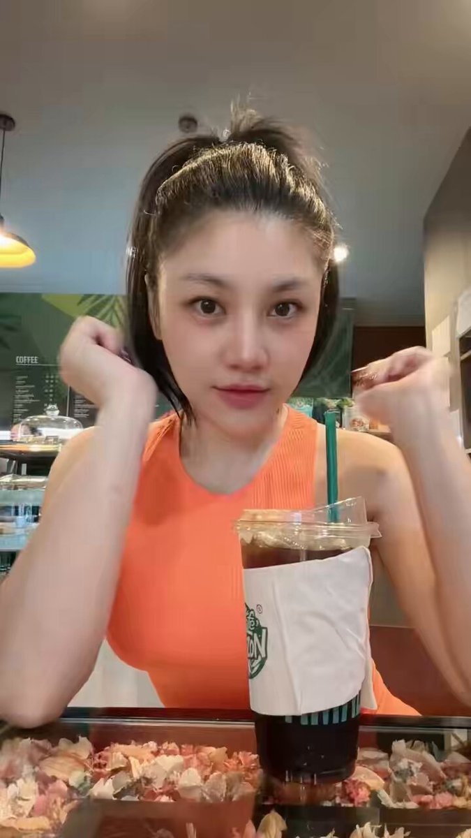 วันนี้อยากกินนกแก้ว☕️