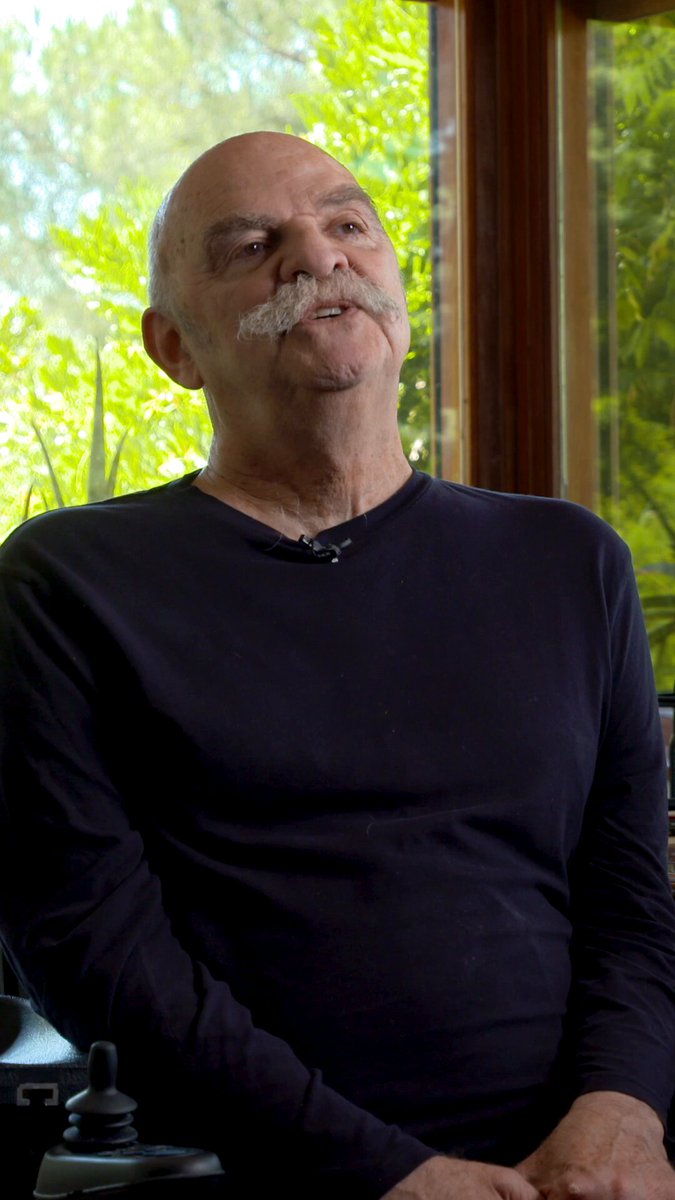 📹 | En la biblioteca de Martín Caparrós: “Tras la ELA, proyecto mis libros en la pared y me siento el rey del mundo”