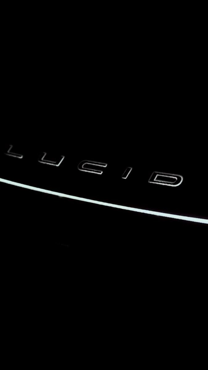 61 DJ قدموا عروضهم دون توقّف، بطاقة مستمدة بالكامل من بطارية Lucid Gravity واحدة. دون انقطاع. دون مساومة. طاقة صُمّمت لتذهب أبعد مما هو متوقّع. 8 ساعات. بطارية واحدة. وتحدٍ مستمر.