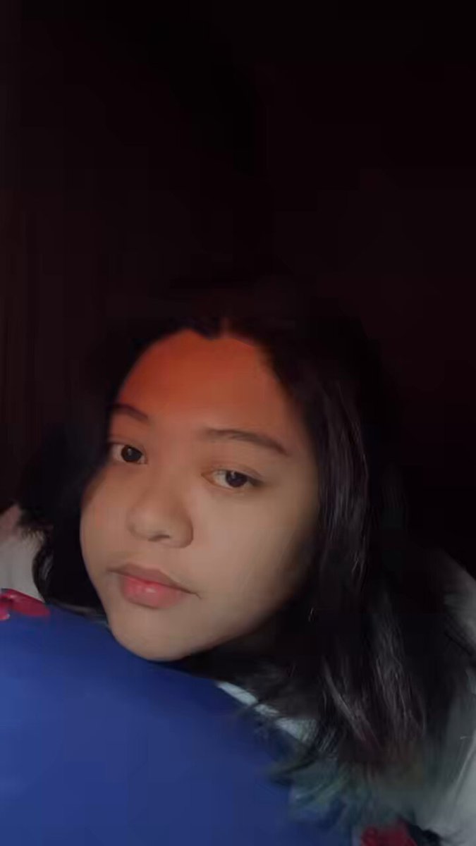 guys ini akan segera aku hapus tp pls bantu jawab dan yakinkan aku itu mataku sipit sebelah ga si emang 😭😩😔