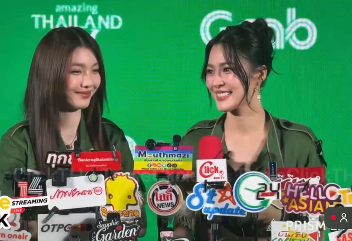 ส่วนตัวคิดว่าน้อยไปไหมกับการโปรโมท? พี่หลิง: จริง ๆ มีความรู้สึกว่าน้อยไปตั้งแต่เรื่องที่แล้ว(เพียงเธอ) เรื่องนี้เราก็เลยรีเควสว่าอยากออกรายการมากขึ้น เราก็เลยขอไปออกรายการ แต่บางครั้งเรื่องคิวเรื่องอะไรต่างๆ แต่ถ้าเรามีเวลาหรือที่เราสามารถทำได้ เราก็ยินดีที่จะทำค่ะ น้องออม: เราก็อยากมีโอกาสโปรโมทซีรีส์ของเราอยู่แล้ว เราอุตสาห์เล่นกันมาตั้งหลายเดือน ทำไมเราจะไม่อยากโปรโมท พี่หลิง: ช่องก็รับฟังแล้วค่ะ ใช้เวลานิดหนึ่ง