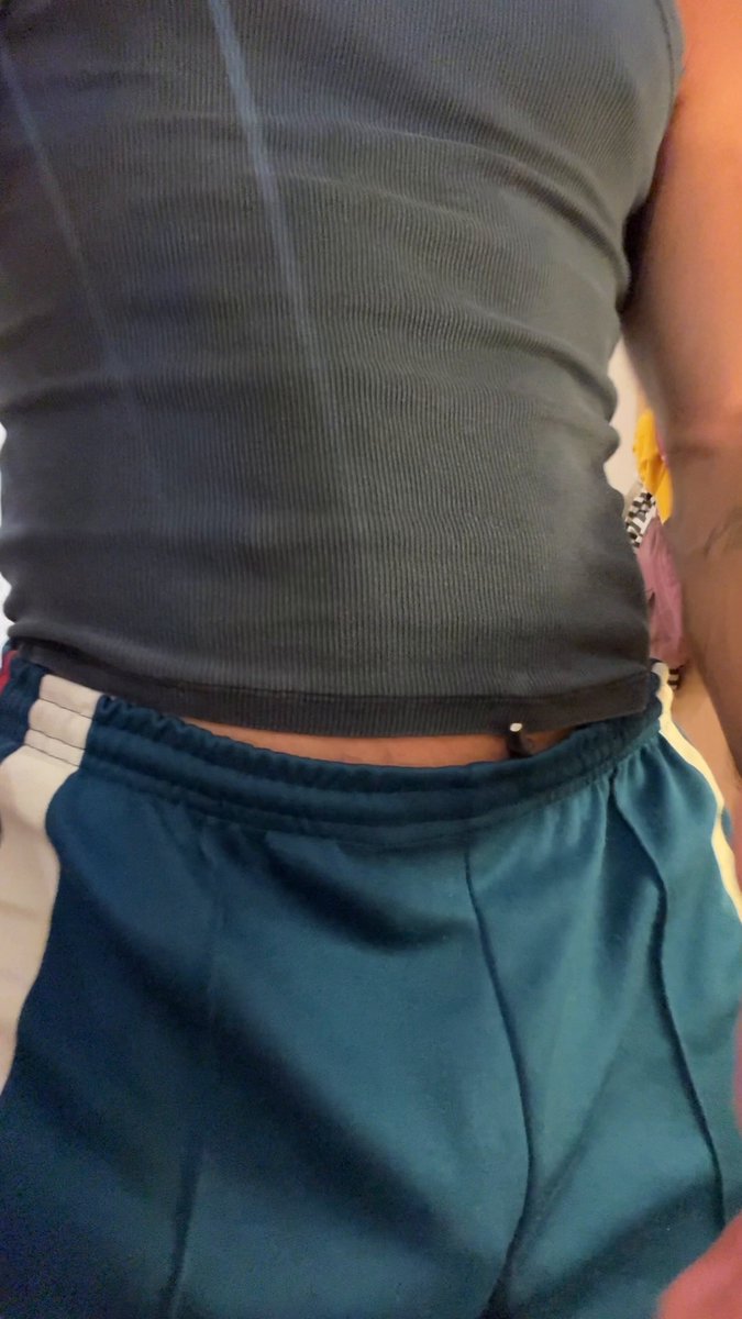 Les gusta? Quien quiere comerme la cola, llenarla de saliva y metérmela de a poquito hasta el fondo? 🐲🔥