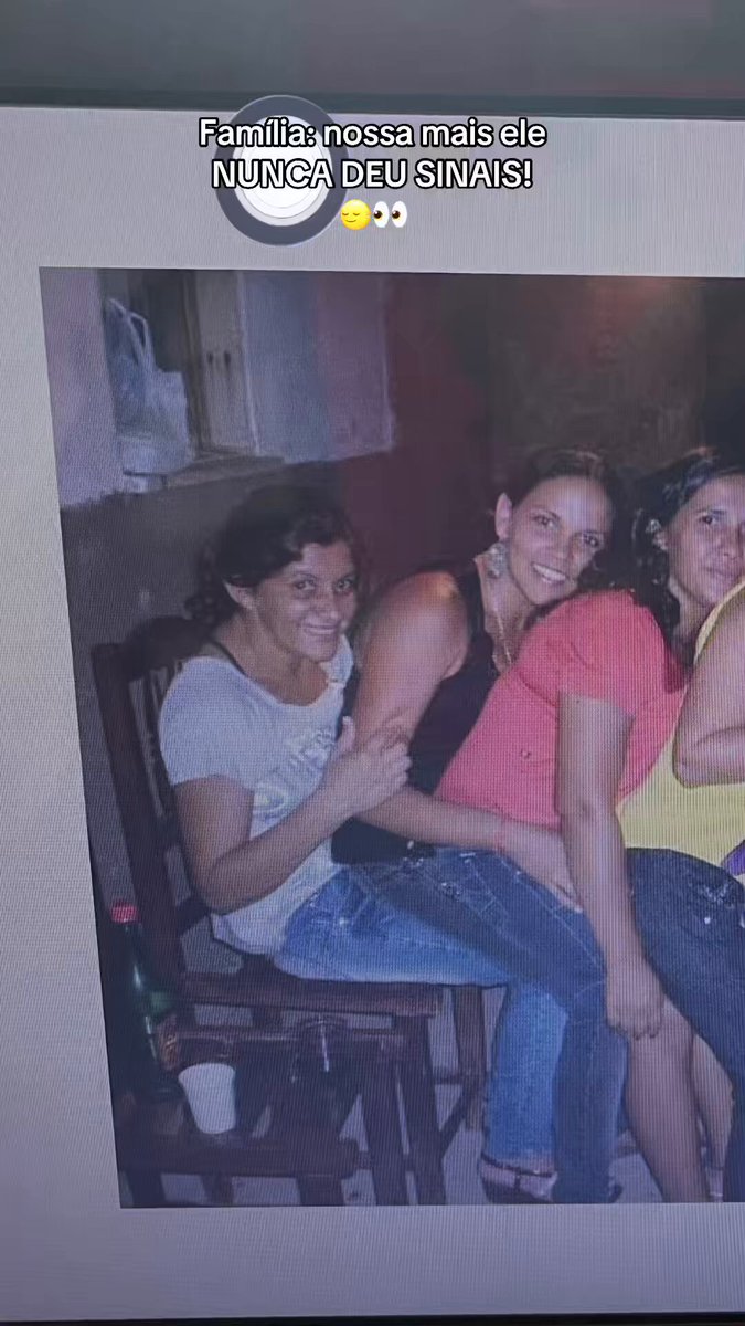 A primeira foto me pegou muito KKKKK