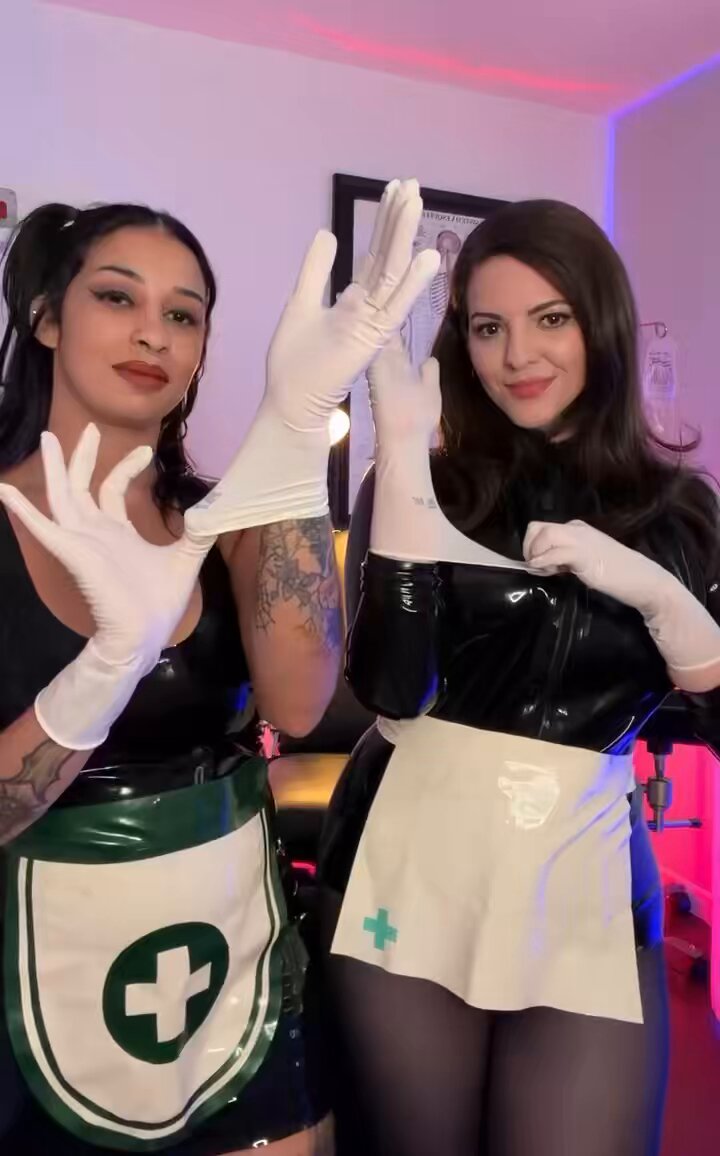 Teasing you with our glove snaps before we begin your treatment 🏥 Raven Noxx🗡The Tattooed Nerdy Goddess 🦇