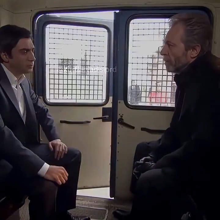Düşmanın dahi olsa mert birine rastladın mı onu satma yeğenim.