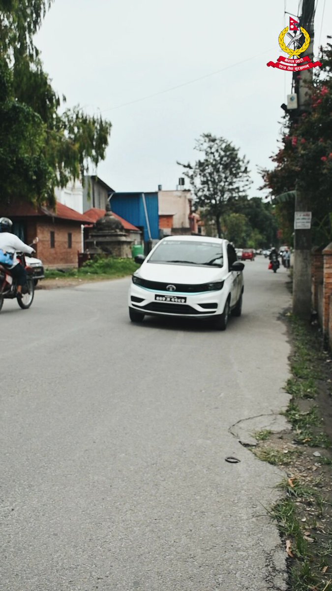 सवारी साधनबाट कालो सिसा र स्टिकर हटाई कानून सम्मत रुपमा सवारी सञ्चालन गर्न नेपाल प्रहरी हार्दिक अनुरोध गर्दछ। #नेपालप्रहरी #NepalPolice #Believeinblue