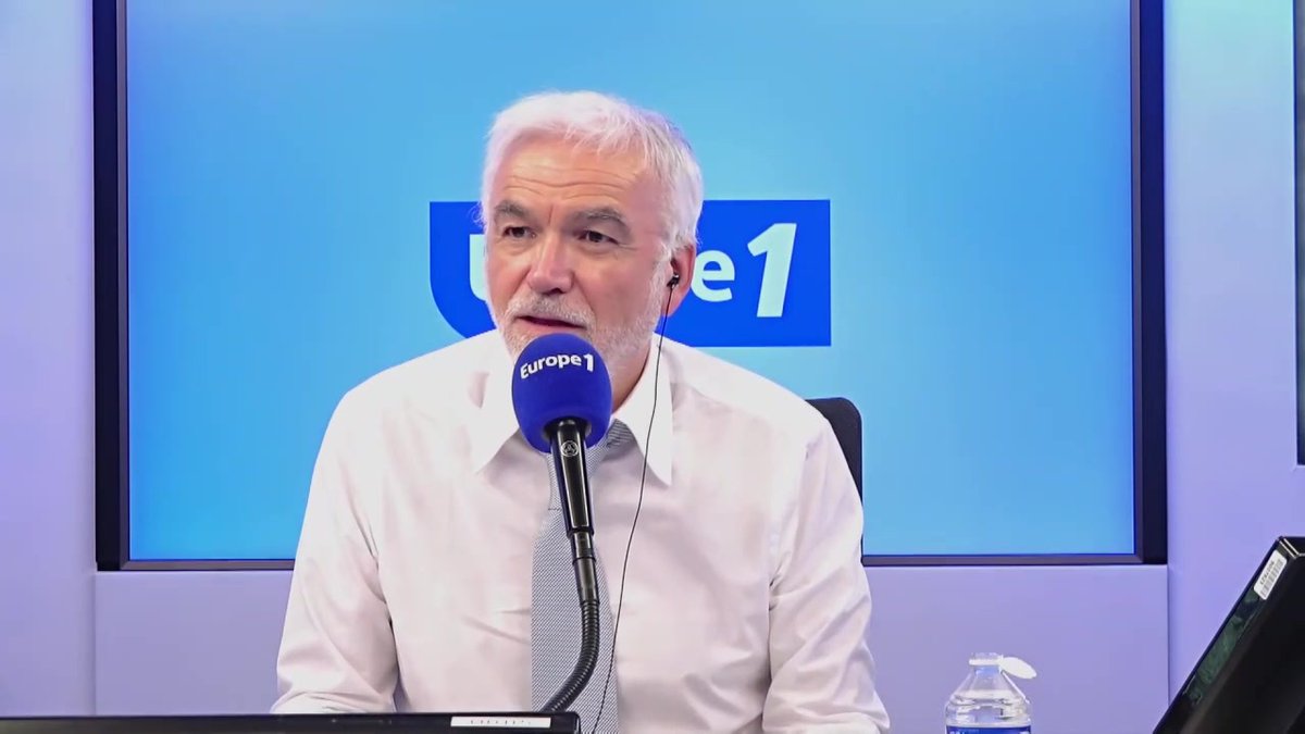 🇫🇷 France-Suède ce soir : « Il y a un épisode dans la saison 6 des Simpson, où ils voient la Coupe du monde 2026 aux États-Unis, et qui est en finale : Mexique-Portugal » 🎙️ Philippe Lellouche, dans #PascalPraudEtVous sur #Europe1