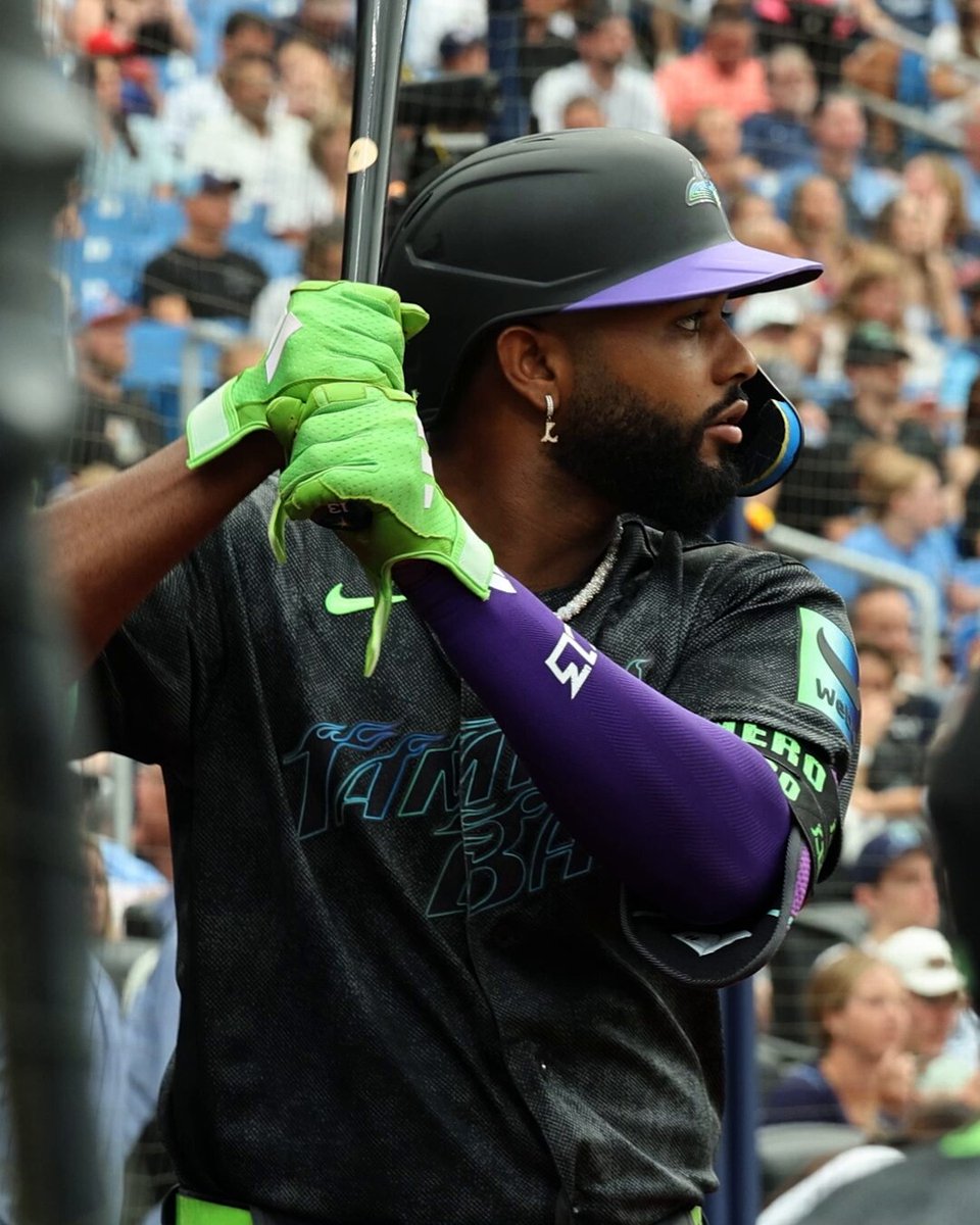 22 years old 22 home runs already this year Junior Caminero was built for this 😤 T-Mobile #HRDerby
