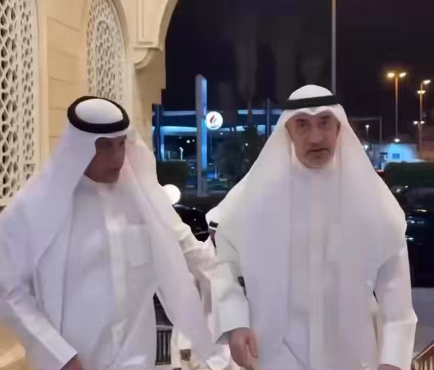 كاشف المزورين الشيخ #فهد_اليوسف ووزير الداخلية والبلديات اللبناني #أحمد_الحجار في ديوانية العم #عبدالعزيز_أحمد_الغنام