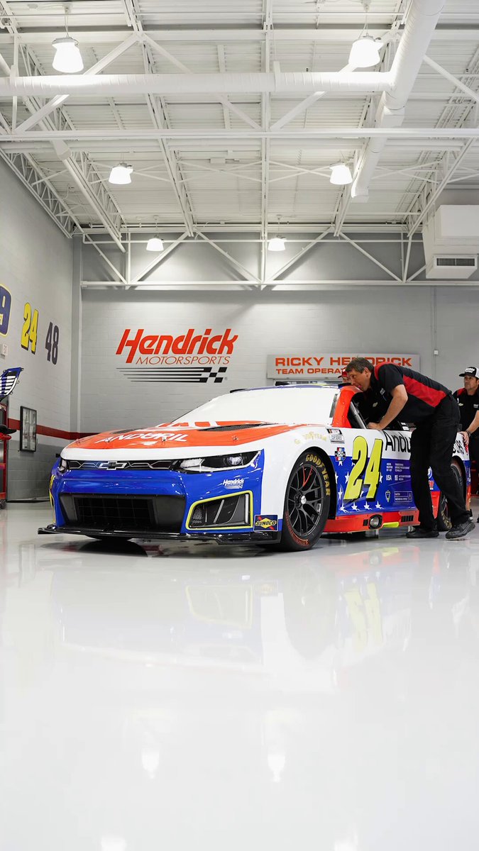 A new look for a patriotic weekend 🇺🇸 Meet the No. 24 Anduril Industries Chevrolet coming to Chicagoland.