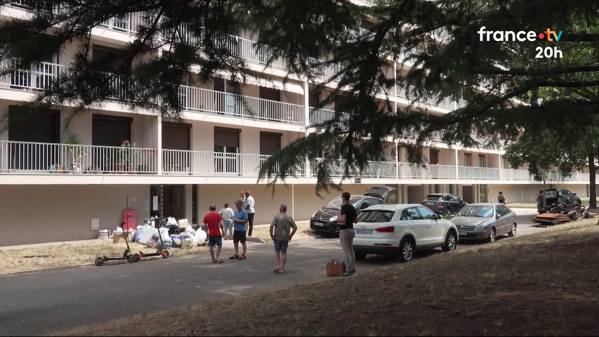 🔴 Dix tueurs à gages lourdement armés ont été interpellés à Valence, a annoncé la préfète de la Drôme après une série de violences liées au narcotrafic. Hier, un incendie criminel a fait 14 blessés dans un immeuble de la ville. #JT20h