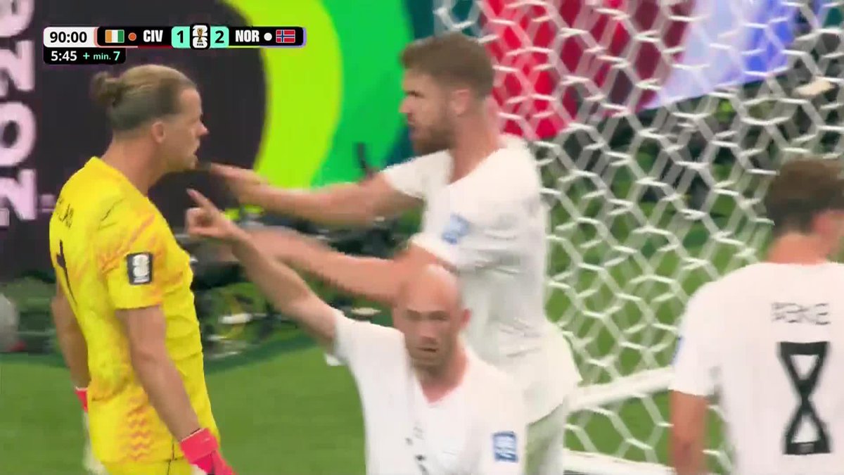 Amad Diallo with unbelievable freekick, only if that went in 😭