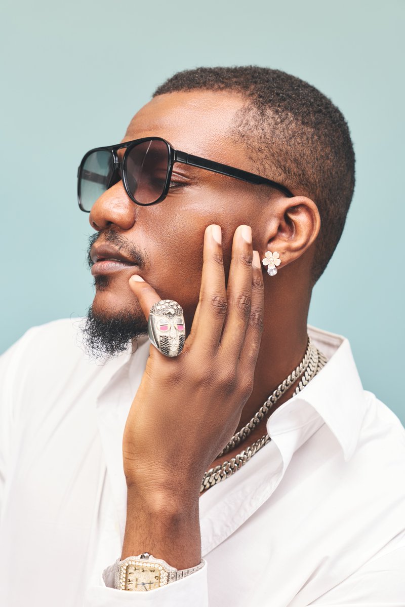 .Pheelz🐘🤟🏾's "I'm Okay" is more than a song, it's a mantra. Listen to his radio takeover now on Apple Music.