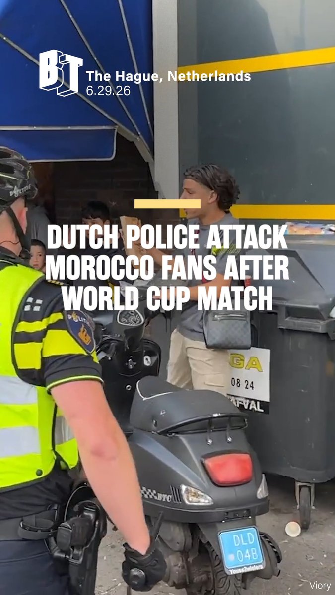 Fans celebrating Morocco’s victory over the Netherlands were attacked by Dutch police in The Hague Monday night. Hundreds of Morocco supporters gathered on Vaillantlaan in the Schilderswijk district after the match, where many clashed with riot police. Several were arrested, according to local media.
