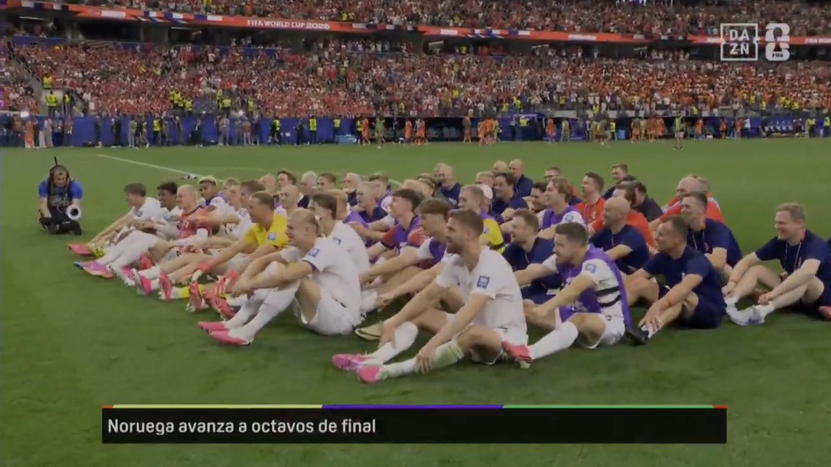 𝑹𝒆𝒎𝒂𝒏𝒅𝒐 a octavos de final 🇳🇴 Noruega celebra el pase a su manera 🌊 #DAZNMundial #FIFAWorldCup
