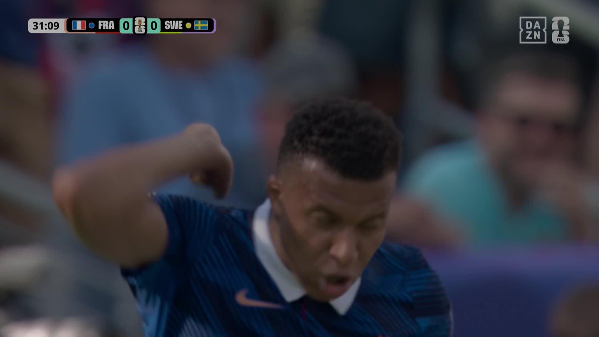 UN GOL ANULADO ❌ UN PALO ❌ La primera media hora de Kylian Mbappé contra Suecia #DAZNMundial #FIFAWorldCup