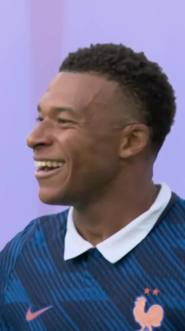 Olise 🤝 Mbappé The deadliest duo in World football are tearing Sweden up 🇫🇷🔥 📺 Stream #FIFAWorldCup on DStv: