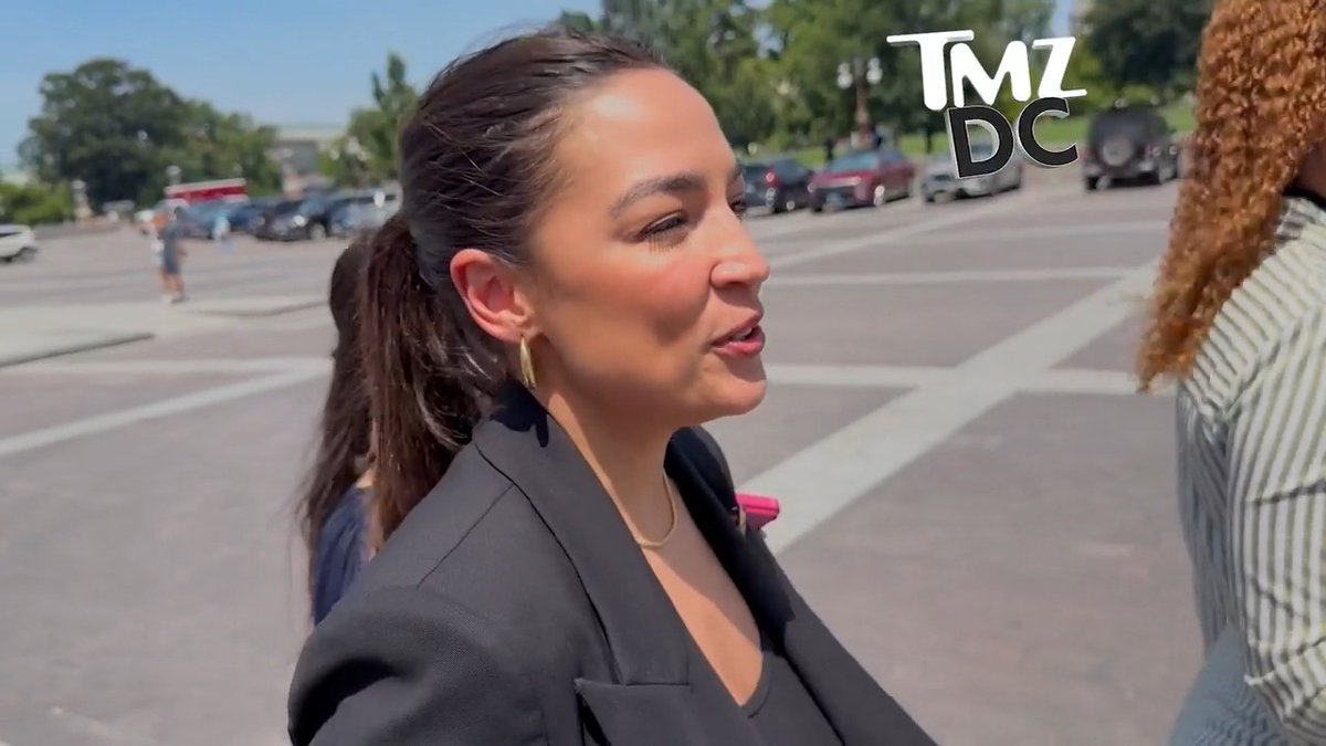 Rep. Alexandria Ocasio-Cortez sympathizes with folks who are finding it hard to be patriotic these days ... and she's reminding everyone about the good things in our country -- regardless of who runs it. 🎥: CHARLIE COTTON