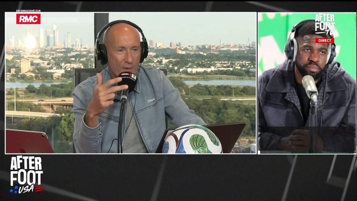 🤔 Jean-Louis Tourre : "Je pense que Deschamps a eu une prise de conscience. On a un potentiel offensif dingue, mais ce n'est pas la première fois que l'on a des joueurs offensifs extraordinaires." 🗣️ Samuel Umtiti : "Oui mais à ce point... c'est du jamais vu en EDF selon moi."
