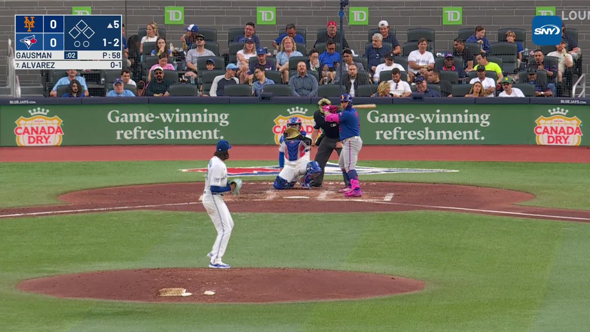 Alvy 💣 105.2 off the bat and 415 feet