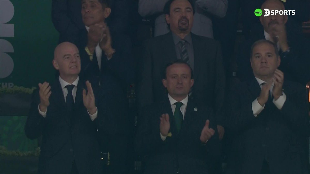 "FUERZA VENEZUELA, NO ESTÁN SOLOS" Gianni Infantino, presidente de FIFA, se unió al grito en el estadio Azteca en solidaridad a las víctimas del terremoto. #FIFAWorldCup #MundialEnDSPORTS