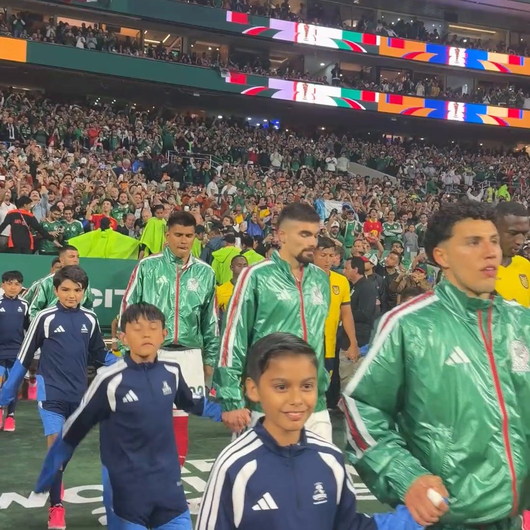 🇲🇽 El Tri 🆚 La Tri 🇪🇨 in Mexico City. #FIFAWorldCup