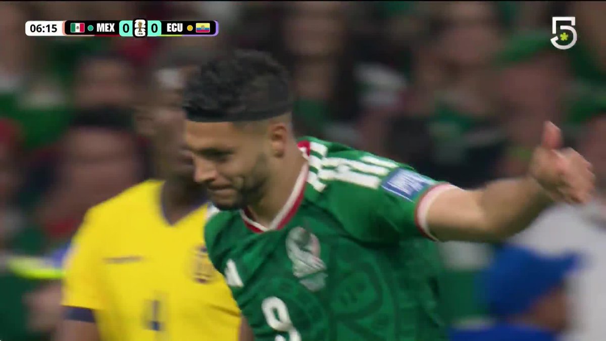 😮¿No le dolerá la espalda a Gilberto Mora? DE CARGAR CON LA MAGIA OFENSIVA DE LA SELECCIÓN. Van 12 minutos y el de Xolos está dando un partidazo. 😮💨