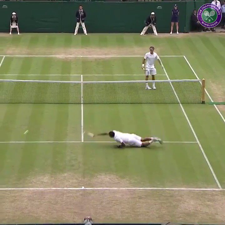 De otro planeta 😲 ¿Recuerdan este punto entre Roger Federer y Jo-Wilfried Tsonga en los CF en 2011? 🔥 #Wimbledon | Wimbledon