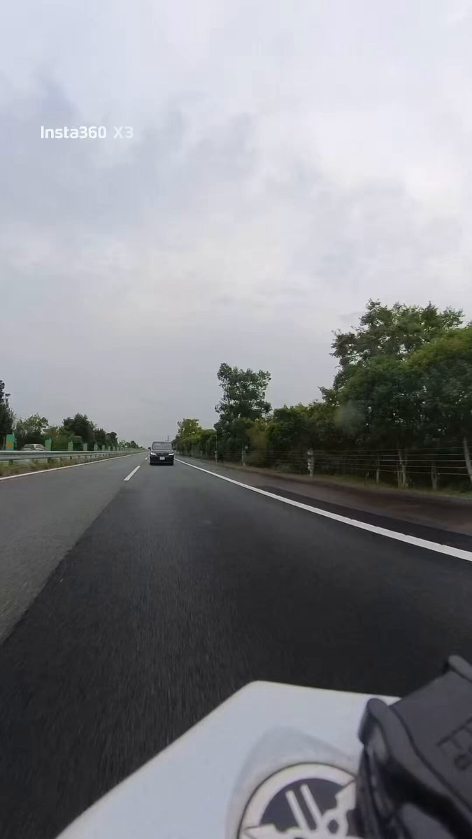 【開催日の変更による影響についてのアンケート願い】 昨晩『#のとEnjoyRide2026』開催に向けてとっきー＆にゃんばちゃんと打合せをして参りまして、2人とも参加者の皆様と共にどのように楽しい時間を過ごして頂けるかを色々プラン出し合って参りました！！ 過去に例を見ない超絶VIPツーリングになる予感しかありません👍🏍️🛵 その中で、現在は開催日を『10月2日〜4日』の2泊として発表をしておりまして、まだ正式募集は開始していないものの現時点で既に参加希望のお声を頂いております皆様の日付の変更による参加状況を加味しつつツーリング開催日を１週前の 『9月25日(金曜日)〜27日(日曜日)』 上記2泊ツーリングに変更を検討しております🤲 当初の予定で既に多々参加希望のお声を頂いており、かつこの週は前半に5連休があったり一般会社の上期の締めだったりと休みを取得する難易度が高めな事は重々承知の上でより充実したツーリングイベントにさせて頂く為に調整を出来ましたら幸いと思いましてアンケートになります👍 なお，今回のツーリングイベントとしては2泊ツーリングが主になり2泊ならではの貴重な体験も出来るので確実にお勧め致しますが、昨年同様に道中のみ合流やどちらか一泊のみの合流参加も可能ですのでそちらもお気軽に👍 それでは既に個々に参加予定や参加希望とお声掛け頂いております皆様、及び5月にヤングオート福島一泊ツーリングに参加された皆様には個別にDMにて確認させて頂きますのでご協力の程何卒宜しくお願い致します🤲 皆様と楽しく能登を走れる事とっきー及びにゃんばちゃんと共に楽しみにしております🛵🏍️
