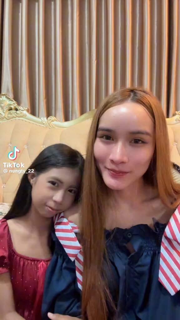 น้องดูชอบอะไรแบบนี้เนอะ #ฟ้าใส