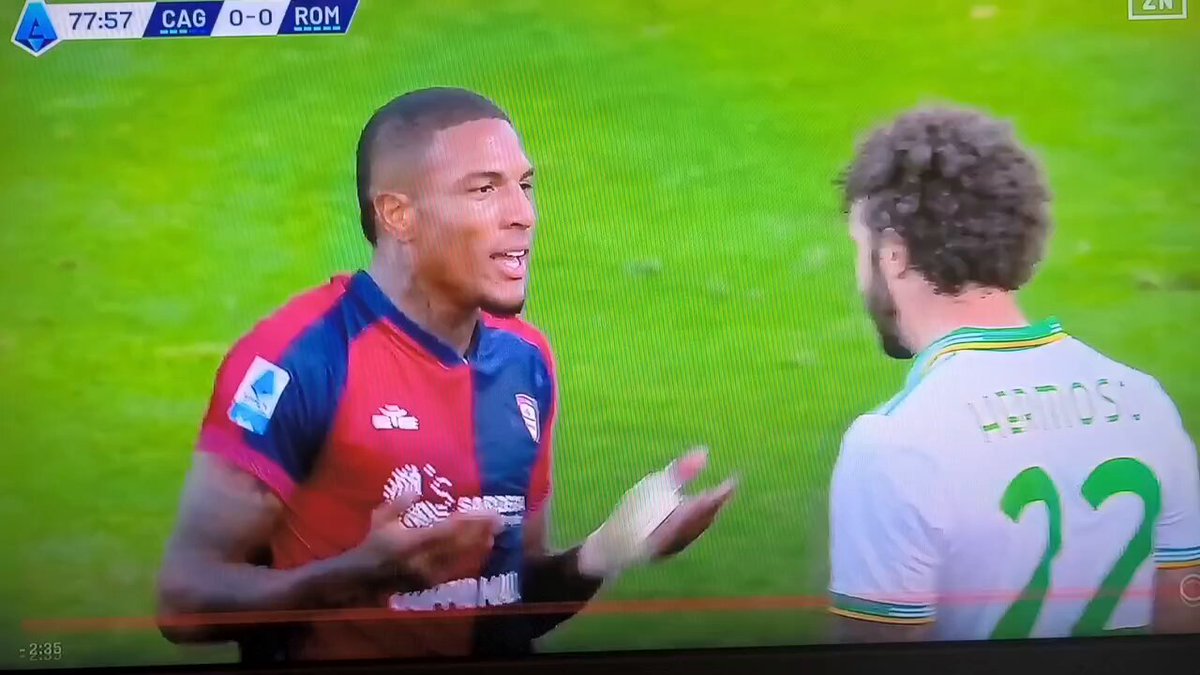 Mettersi la mano davanti alla bocca è da pusillanimi, il vero trash talker non ha paura di mostrarsi al mondo