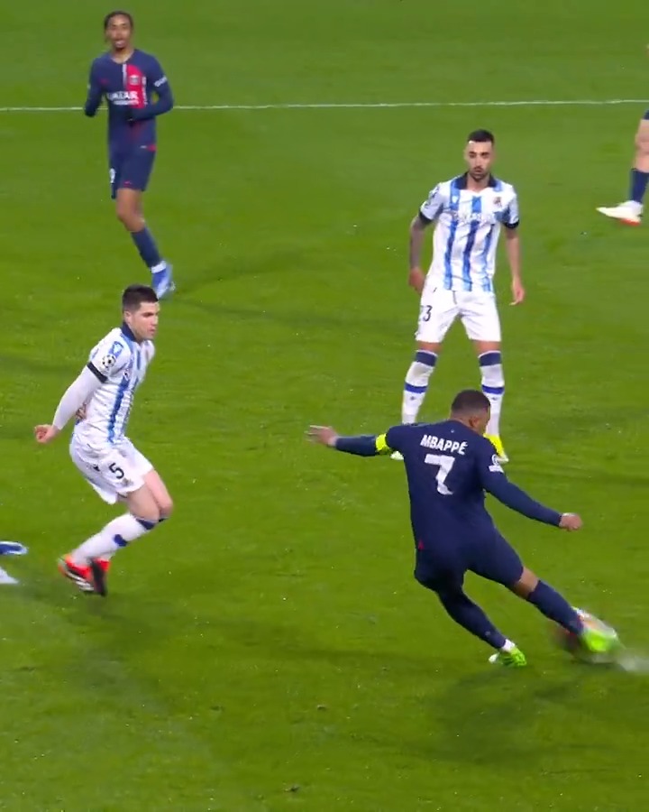 Mbappé cutting inside 😮‍💨 #UCL