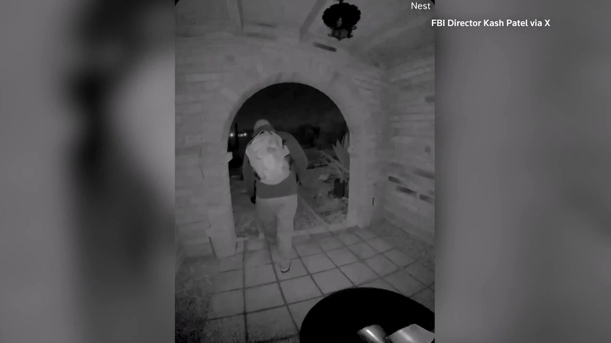 Federal investigators say all three notes linked to the disappearance of Nancy Guthrie, mother of "Today" show co-host Savannah Guthrie, are fake, raising questions about whether she was abducted for ransom
