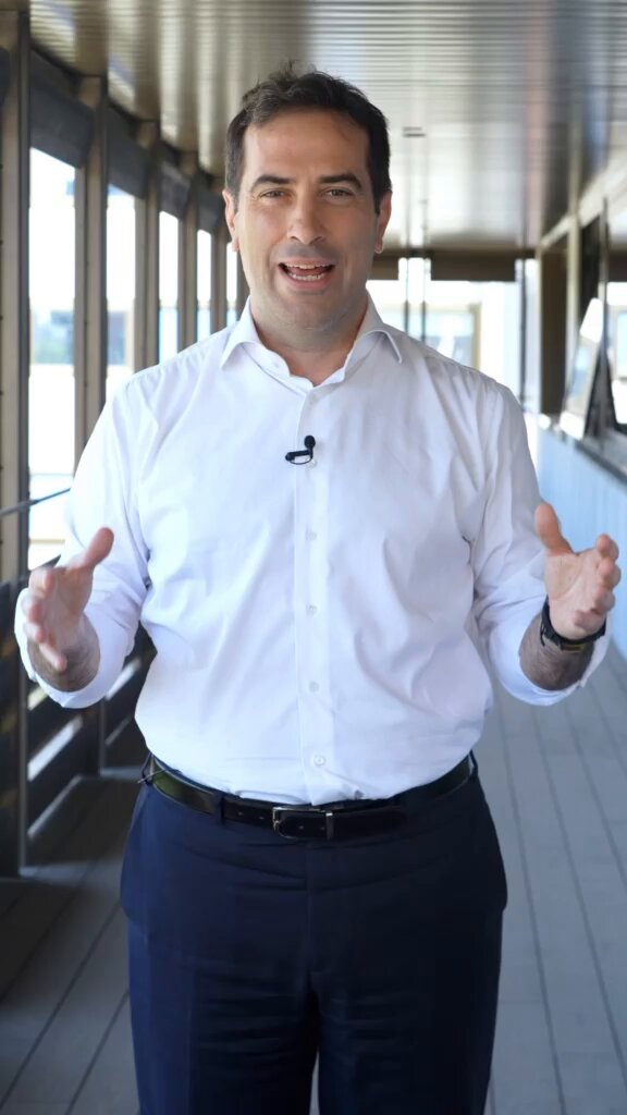 ¡La economía española sigue dando buenas noticias! ➡️Elevamos nuestra previsión de crecimiento al 2,6% para 2026. Las medidas funcionan: protegemos a empresas y hogares ante el impacto de la guerra de Irán y seguimos creando empleo, aumentando rentas y reduciendo desigualdades.